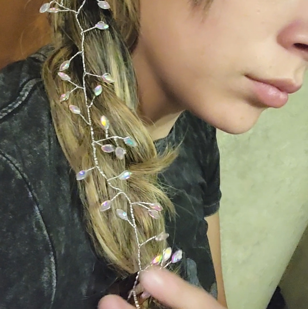 Rhinestone Hair Accessory - Picture 2 of 4
